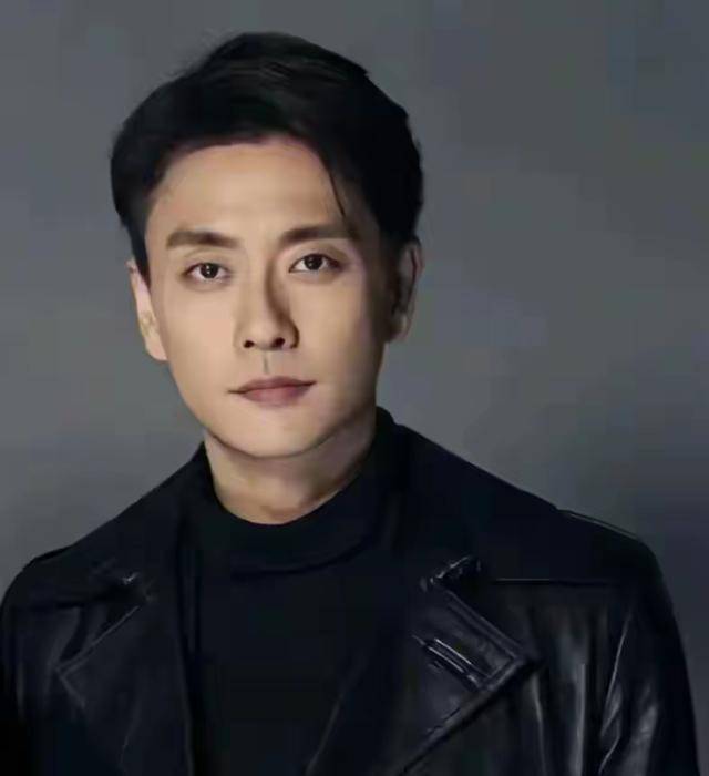 TVB型男小生“时装车祸”遭吐槽，被称“姨味”重，却称毫不在意