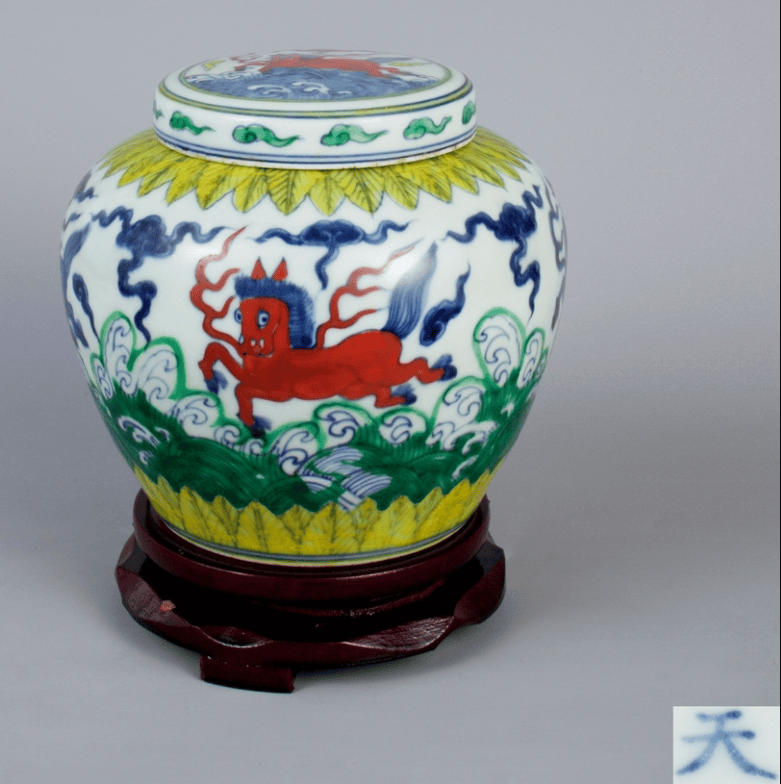 明代瓷器之王，是含蓄的斗彩还是豪放的五彩？