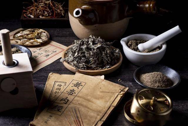 湿热难除？先疏肝再祛湿：参苓白术散+柴胡舒肝丸联合调理要点