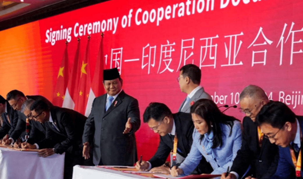 印尼总统看完阅兵，决定将他们拖了30年，价值5800亿的项目给中国