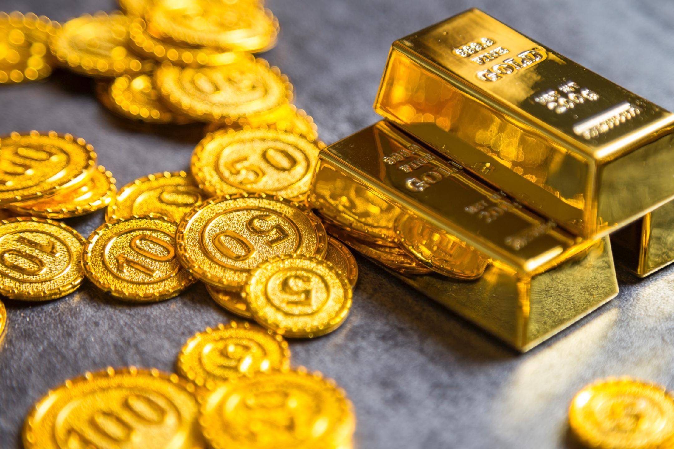 二次元“氪金”天花板，谁在为2600元一克的“痛金”买单？