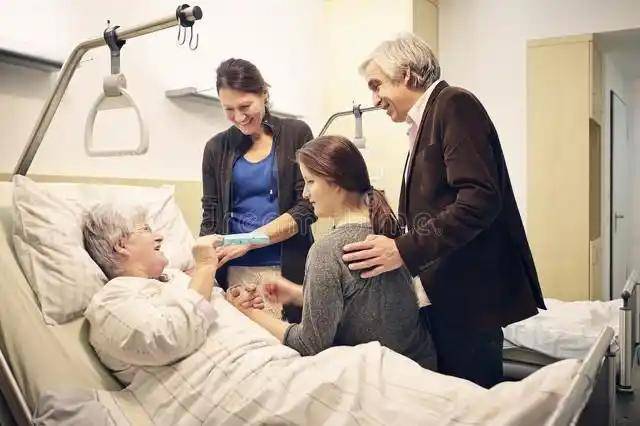 原创            为何老人生病了后，要尽量隐瞒，别让外人知道？看完就知道了