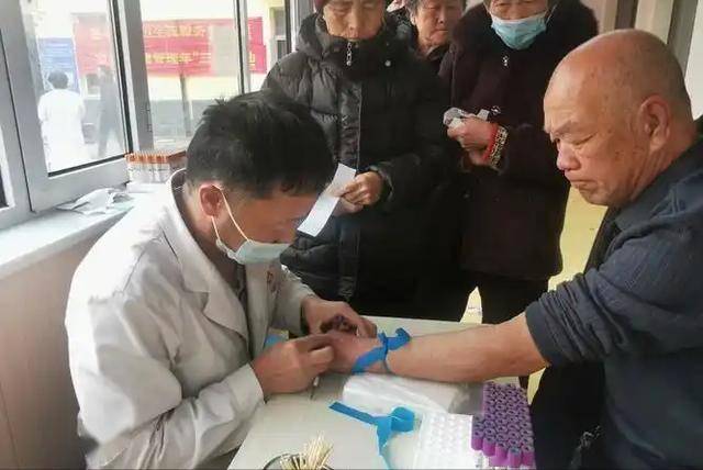 入秋后，医生叮嘱高血脂患者：早饭牢记“4不吃”，保持血脂平稳