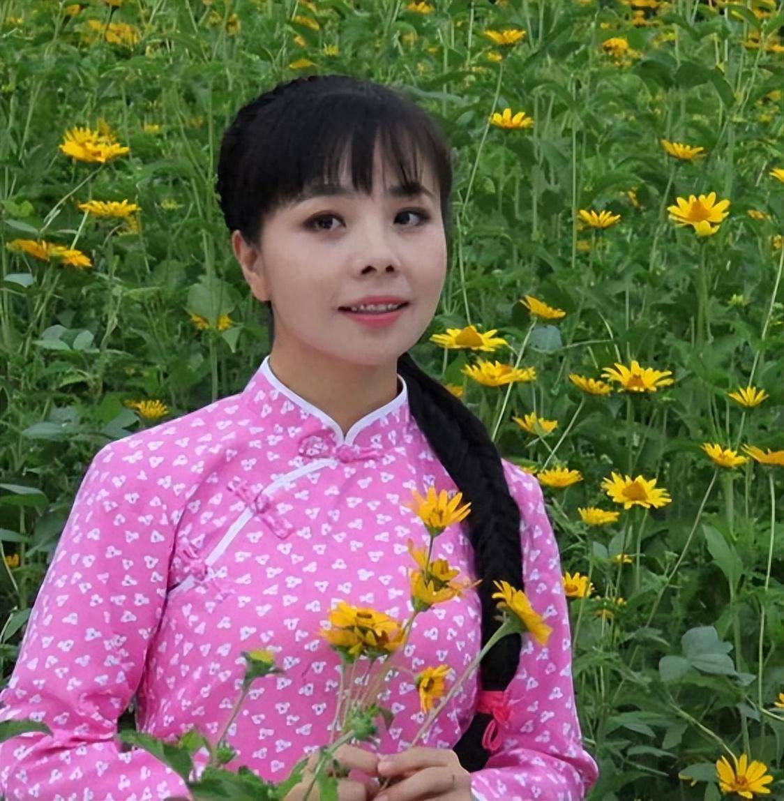 原创            从草根到国家一级演员，放弃百万年薪嫁给农村男友，如今她怎样了