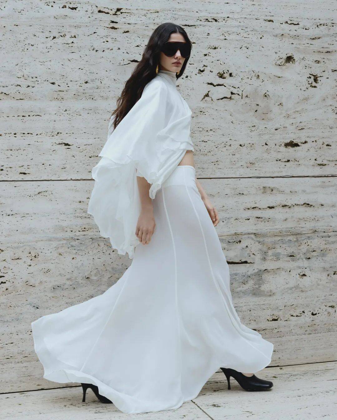 贵妇们集体换风格了！艺术系贵妇风才是顶流审美