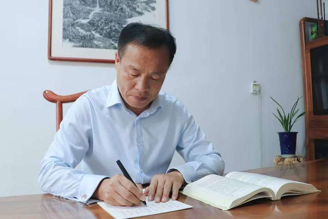 商丘市硬笔书协副主席徐俊显：二十载深耕书法教学桃李芬芳教泽绵长