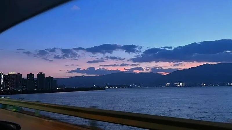 嫉妒让我们丢失了快乐