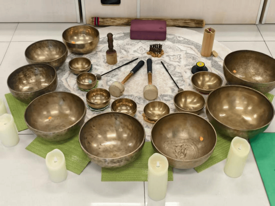 以声愈心，以爱相伴：病床旁的颂钵音乐疗愈