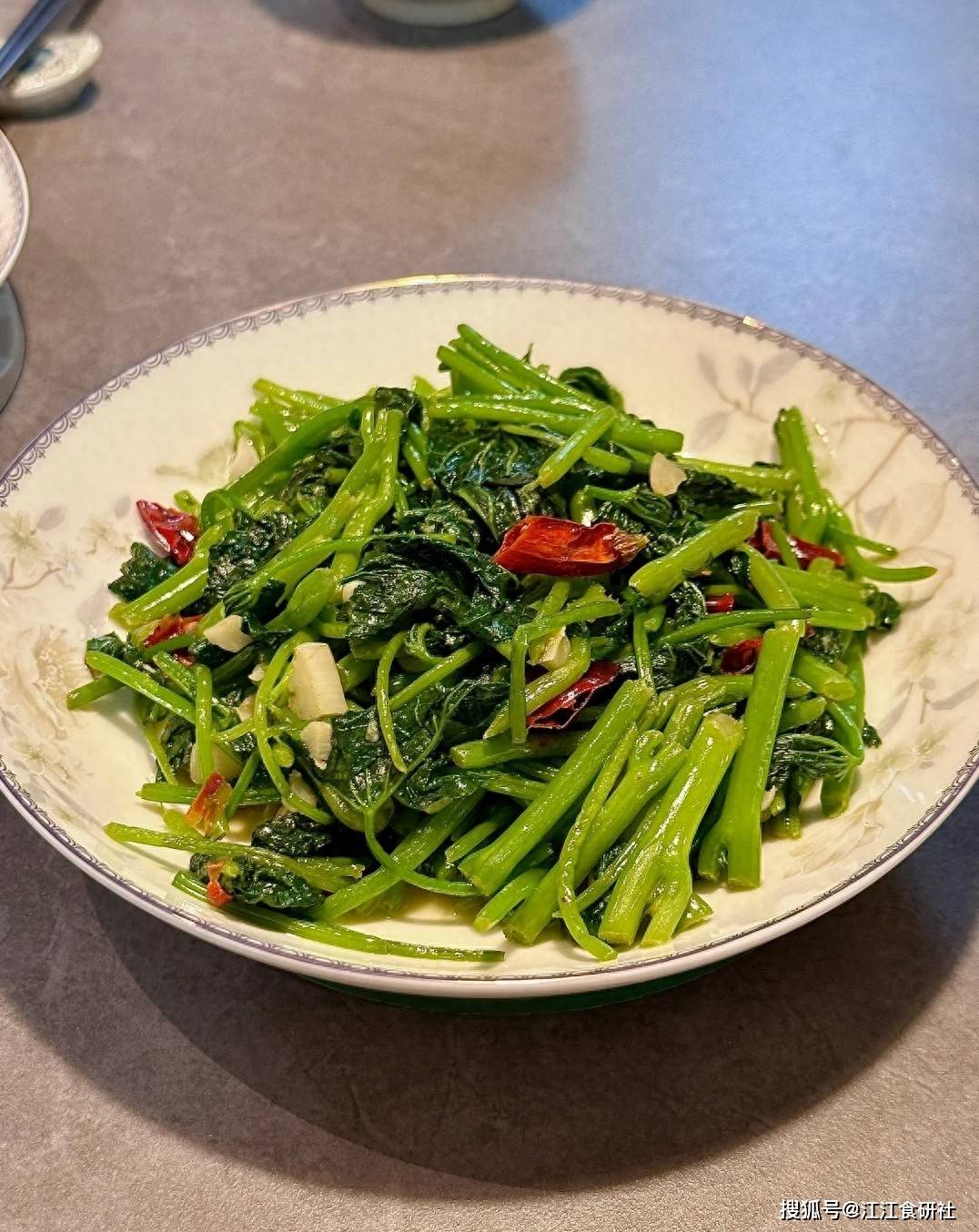 原创            入秋后，少吃空心菜多吃它，一通便，二排毒，三养颜，全身都是宝