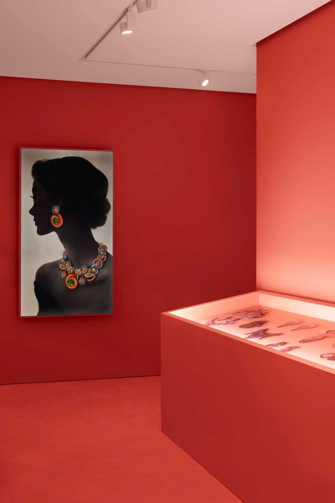 Acne Paper Palais Royal展出 Emman作品《The Jewellery Box》