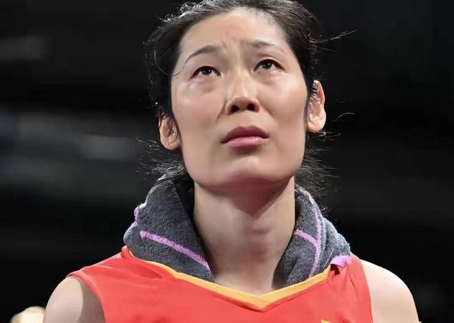 原创            弃用朱婷？专家痛批：这是资源浪费，当替补也能弥补年轻球员不足