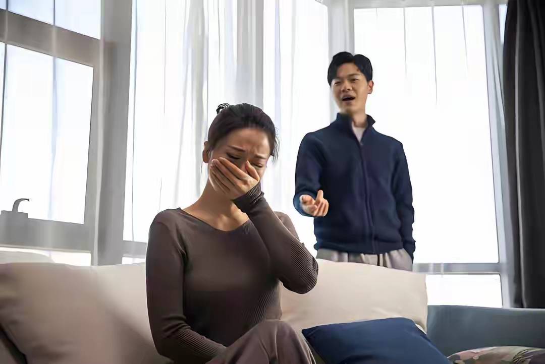 原创            一个扎心的情爱真相：但凡和你纠缠不清的男人，大都不是真的爱你