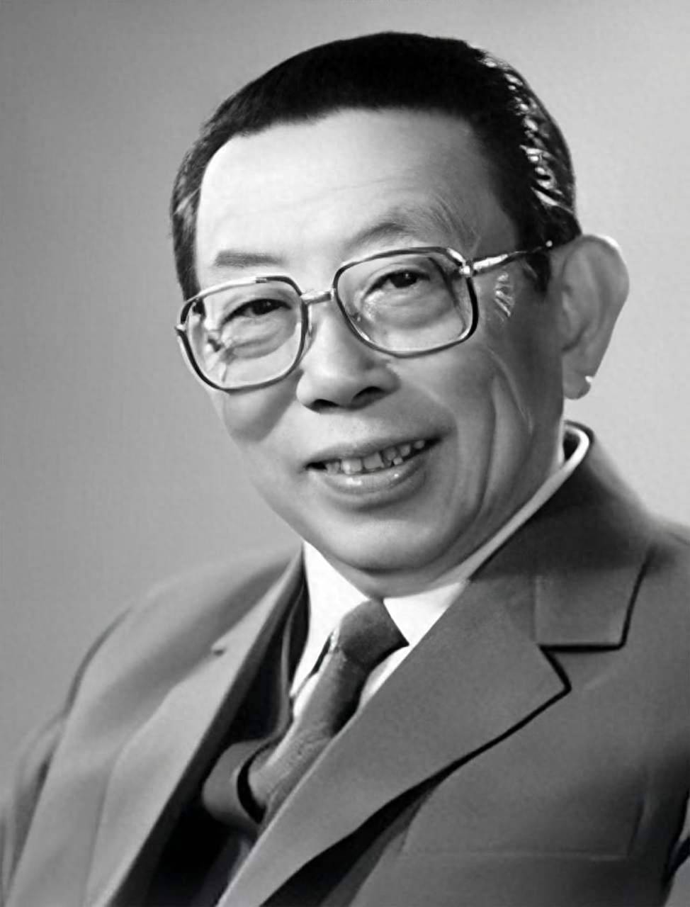 原创            他是著名演员，从发病到去世仅20分钟，主持人儿子比他更有名