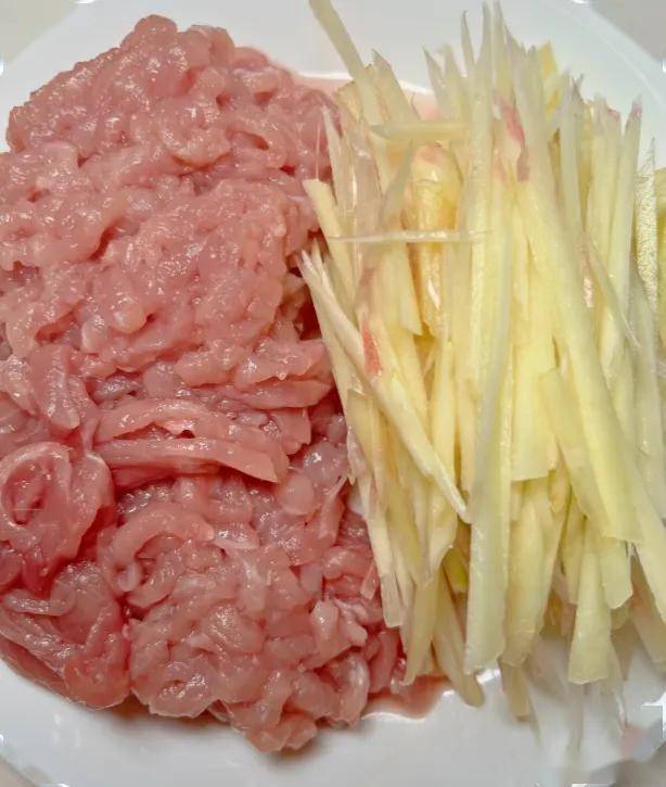 原创            “湿气重百病来”！这2种祛湿菜要多吃，祛湿健脾胃，轻松过秋冬