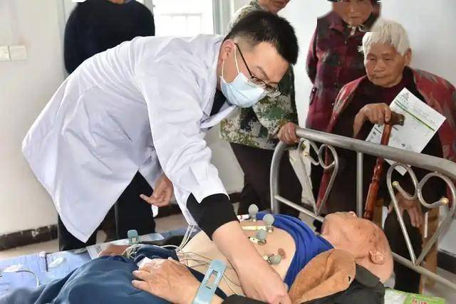 坏胆固醇降到多少，才能稳住斑块？医生再三提醒：3类人必须达标