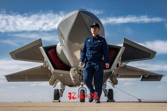 先睹为快！歼20首次静态展示独家大图