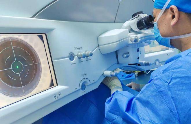 假期摘镜正当时：近视激光手术全程贴心攻略