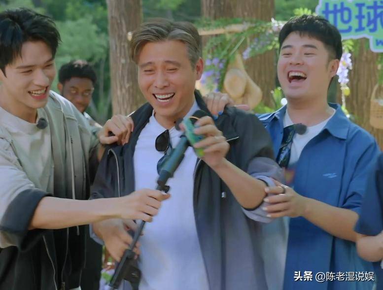 原创            官媒力挺！这次51岁李乃文再破天花板，让辛柏青和整个娱乐圈沉默