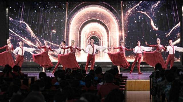 上海芭蕾舞团在新疆：把木卡姆融入芭蕾，会是什么样？