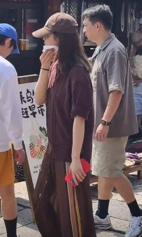 原创            《向往的生活8》将播：陈赫何炅在乌镇市场买小龙虾，黄磊在做饭