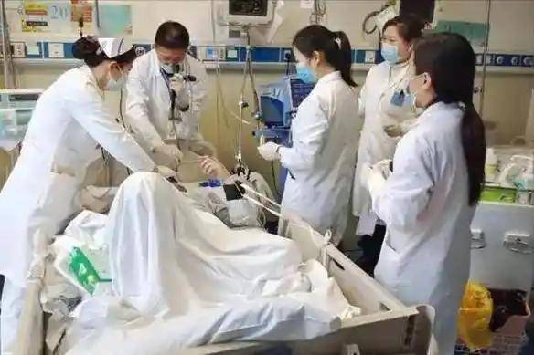 肝病去世的人越来越多？医生告诫：宁可打打麻将，也别做这4件事