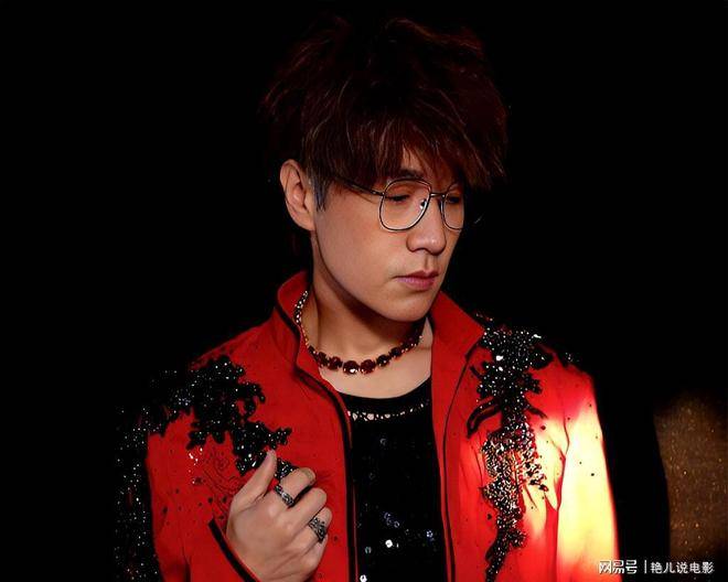 原创            《披哥5》王铮亮拼实力，苏醒玩热度，复刻胡夏佛系路线被批油腻