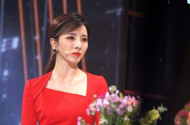 原创            李思思：曾发文暴露被“弃用”真相，离开央视2年，现状如何？