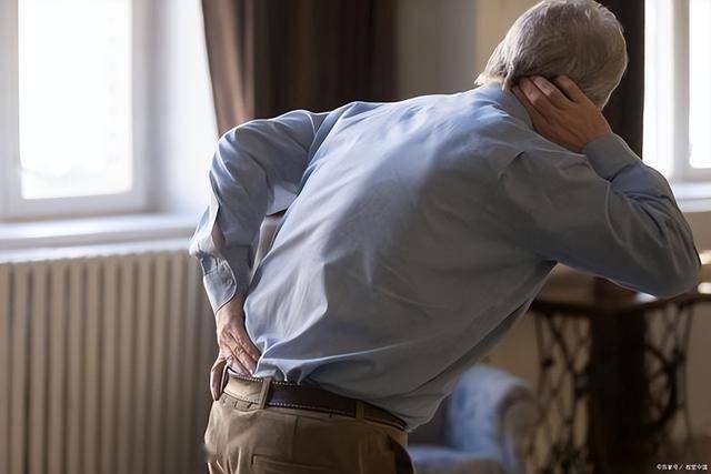 再这样干家务，腰椎就垮掉了！医生：不注意这4点，是给腰椎上刑