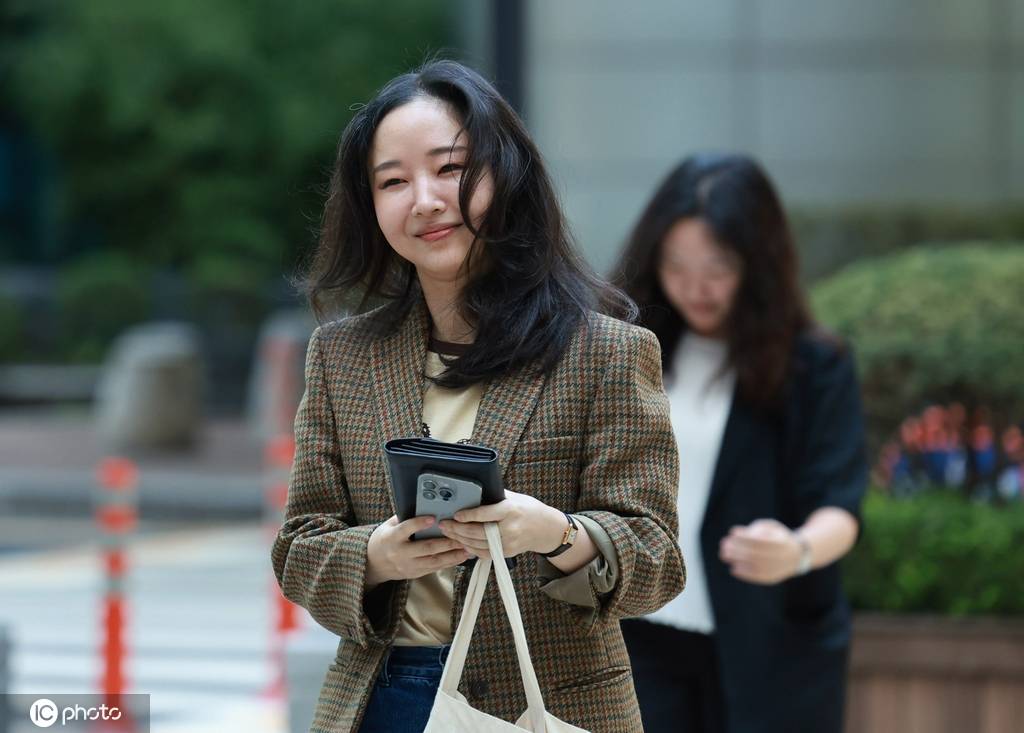 闵熙珍出席HYBE公司期权诉讼第二次庭审