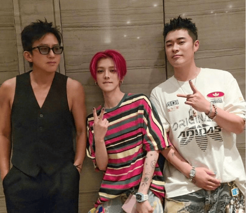 原创            鹿晗邓超陈赫久违同框，演艺圈“铁三角”的快乐你不懂