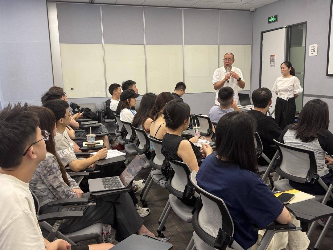 互联网平台应用大模型技术预警挽救轻生者 远程心理危机干预降低短期风险