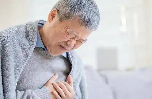 45岁男子血管堵塞猝死！医生：就算再挑食，也要常吃3种护心食物