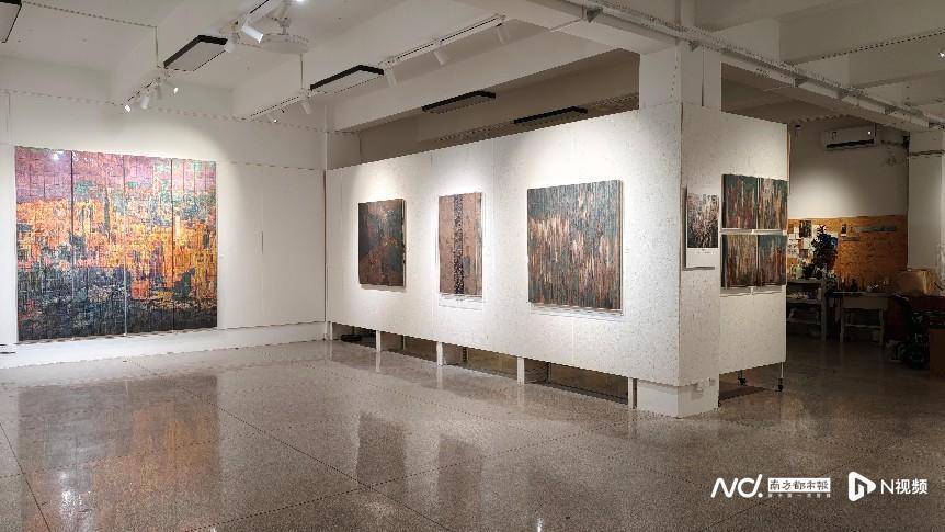 罗仲文个展“和·光”：以艺术创作构建虚实交织的都市意象