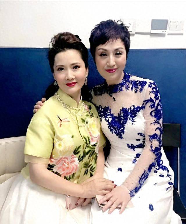 原创            京剧名家史依弘：感谢前夫李成儒的儿子，离异18年为何单身？