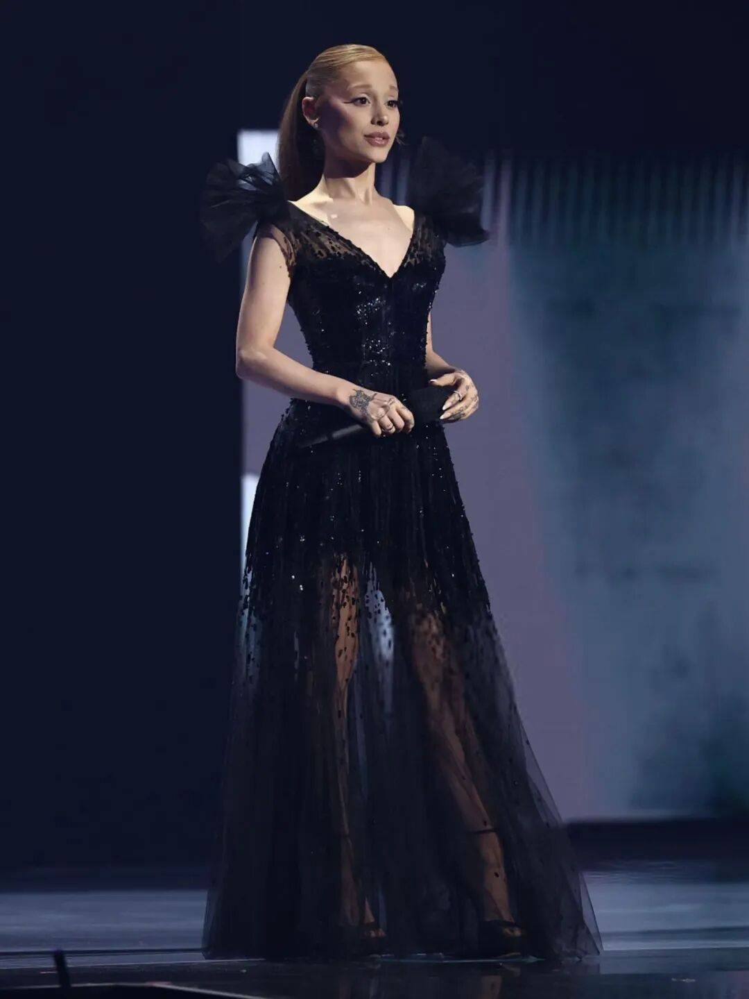 恭喜 Ariana Grande，传来喜讯！