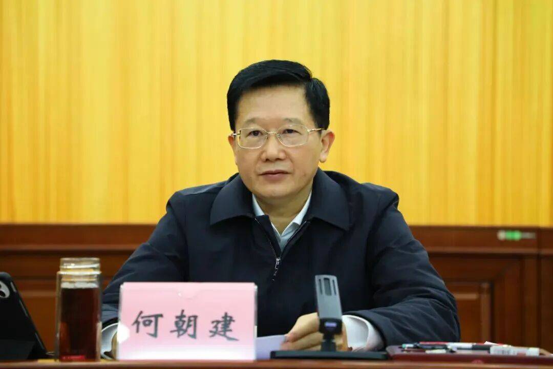 广西来宾：坚决拥护自治区党委决定