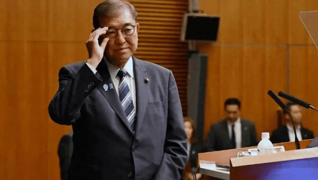 石破茂下台不到24小时，中方出手制裁日本议员！关键时刻，日本闯下大祸