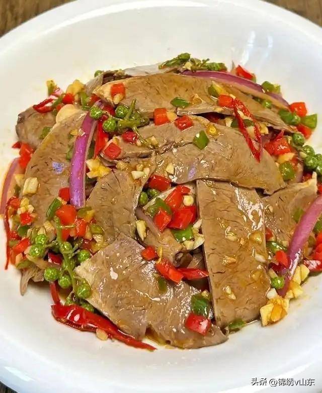 人到中年别太节俭，多吃8样养生菜，腿脚有力气色好，越吃越精神