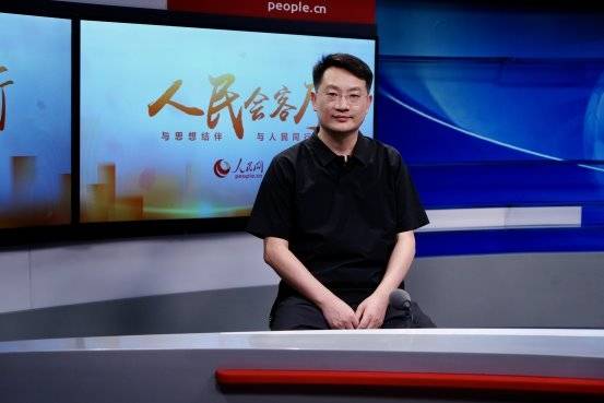 花径林巨：国内首位受邀人民网《人民会客厅》的家庭教育专家