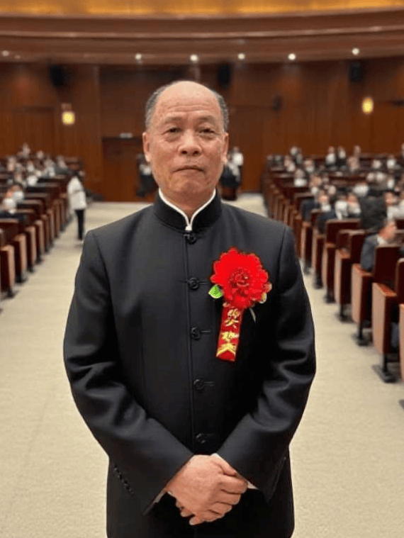 周醇荣—著名花鸟画家