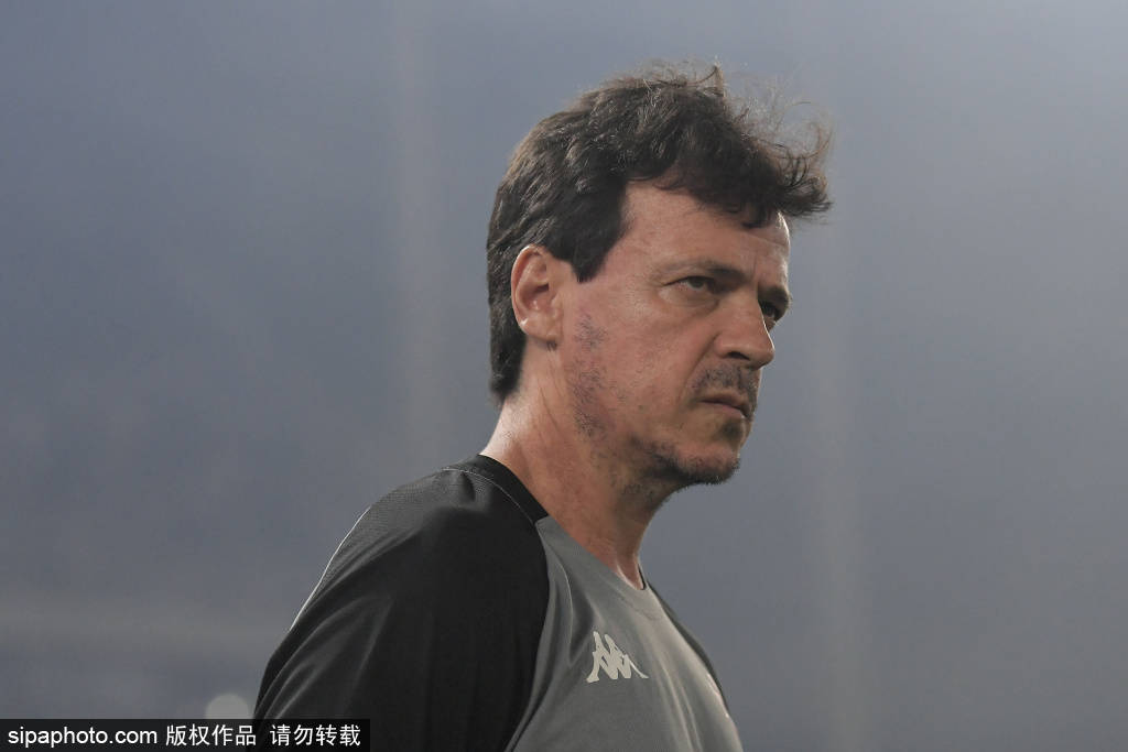 震惊！2.37亿转费会逼宫主帅，穆里尼奥英超梦碎真相曝光