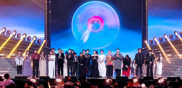 原创            大湾区晚会太混乱！跑调抢拍忘词破音全占了，合唱几乎都翻车