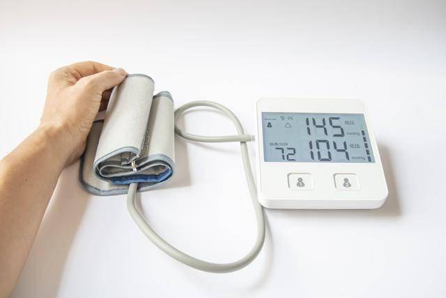 高血压认知与管理指南：避开3个致命常识误区，科学控压保健康