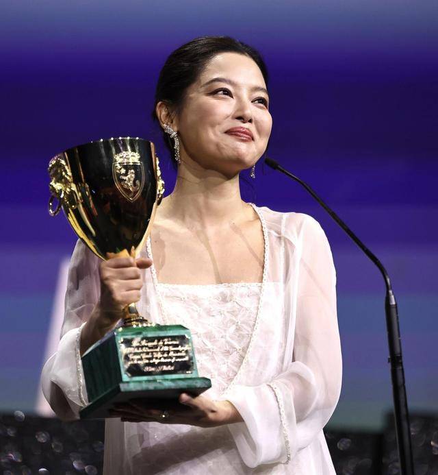 祝贺！辛芷蕾夺威尼斯电影节最佳女演员奖