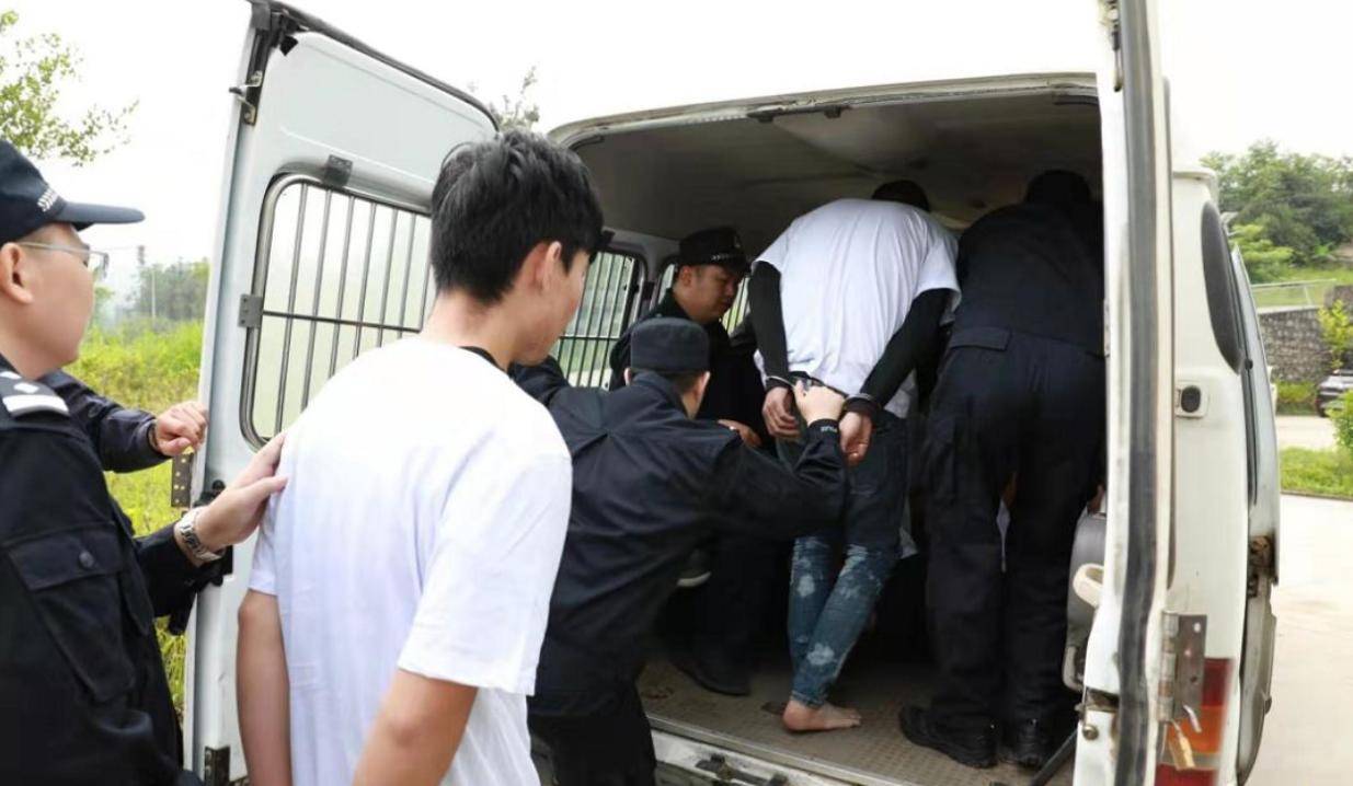 原创            军阀官僚暗地支持，电诈比赌博暴利，缅北电信诈骗为何规模庞大？