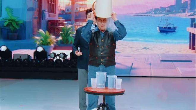 原创            《王牌对王牌9》，唐国强往自己头上浇水，网友：收回之前的话