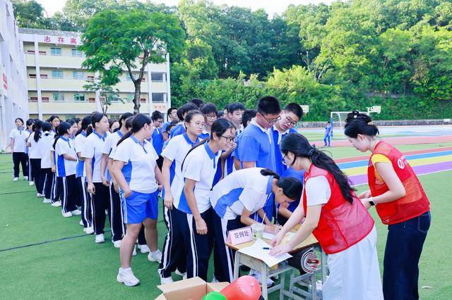 乐享减压服务，龙华街道“心理急救”护航进校园