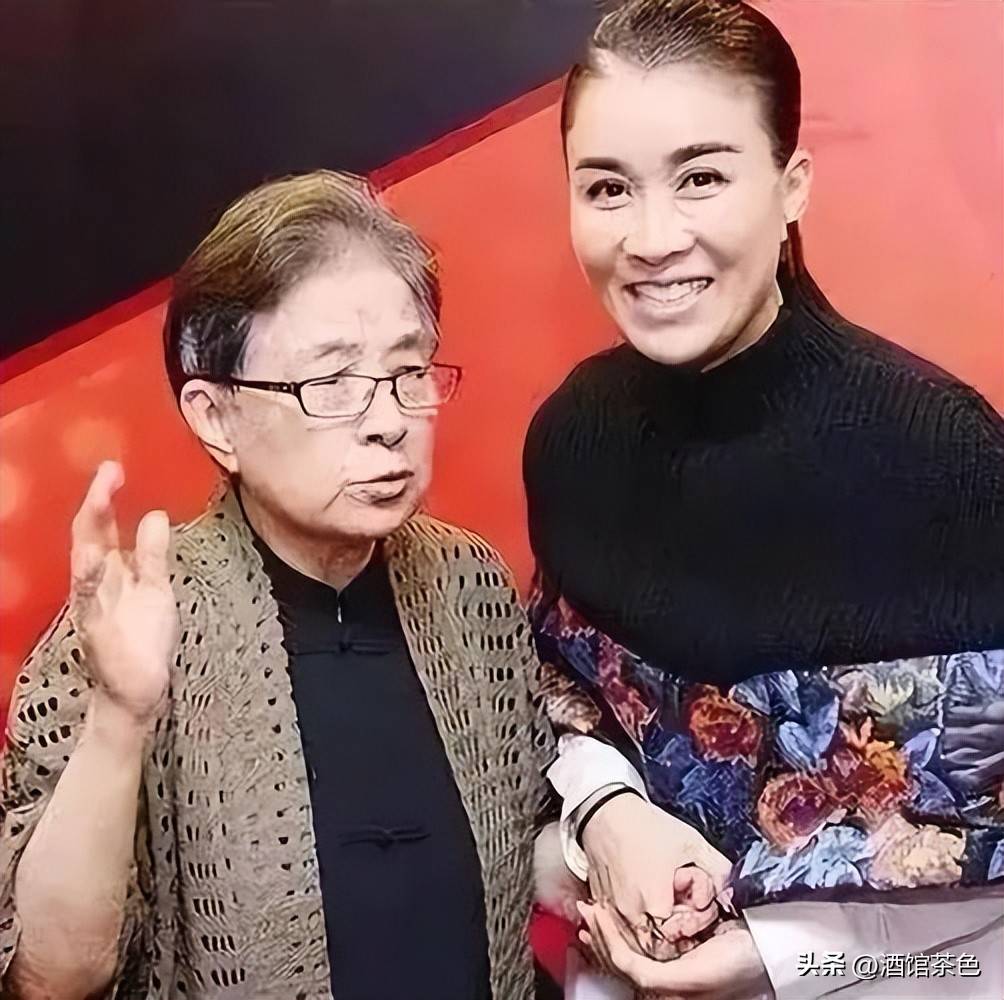 那英是恋爱脑？恋过蔡国庆，跟高峰未婚生子，多次表白孟桐成笑话