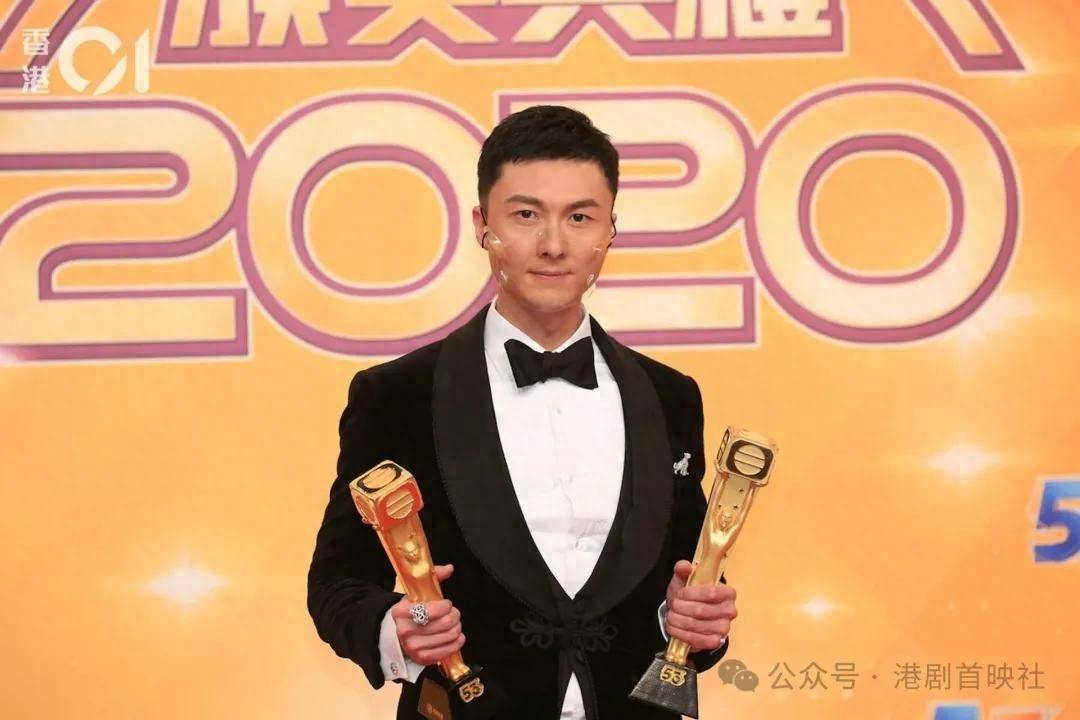 原创            TVB视帝被曝沦为饭局娱宾，深情献唱遭全程无视惹人心酸