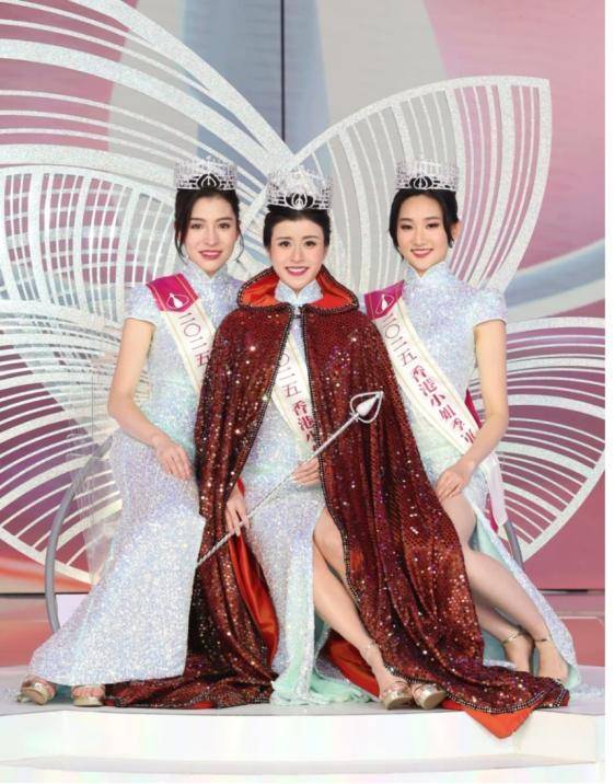 TVB新晋港姐冠军穿真空露背装与男友亲密互动，男友身份曝光